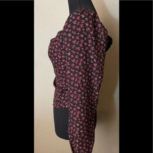 One Clothing Ditsy Long Sleeve Smocked Crop Top - Picture 11 of 11